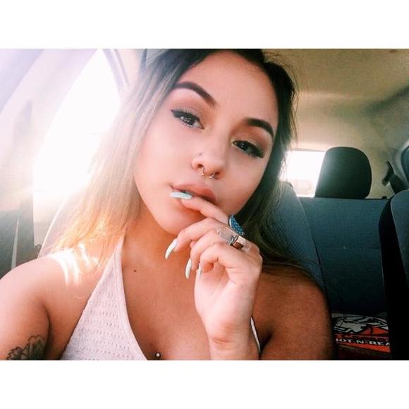 Meet your Posher, Carissa - Picture 1 of 1